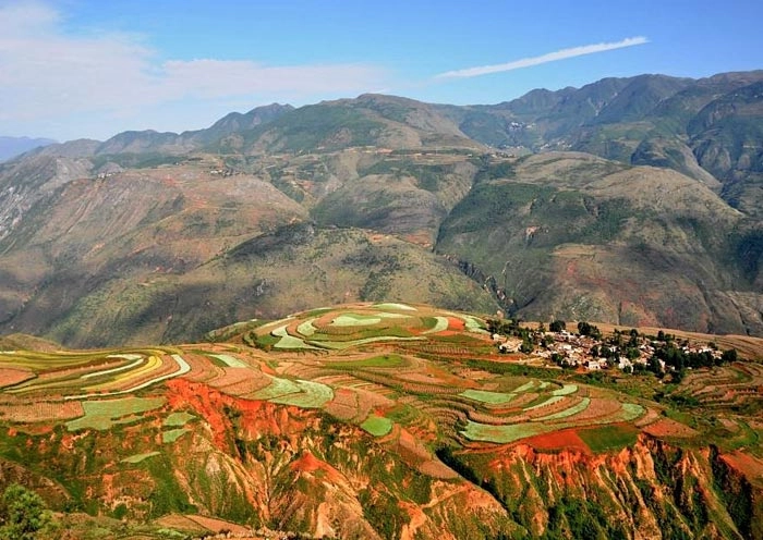 Why Yunnan Photography Tour? Yunnan is renowned as one of the best photography destinations in China. Our 10 Days Yunnan Photography Tour to Dongchuan Red Land, Kunming, Dali, Lijiang & Shangri-La is an excellent choice capturing the colorful beauty of Yunnan. Use your camera to Discover Yunnan, where natural splendor and cultural richness intersect.